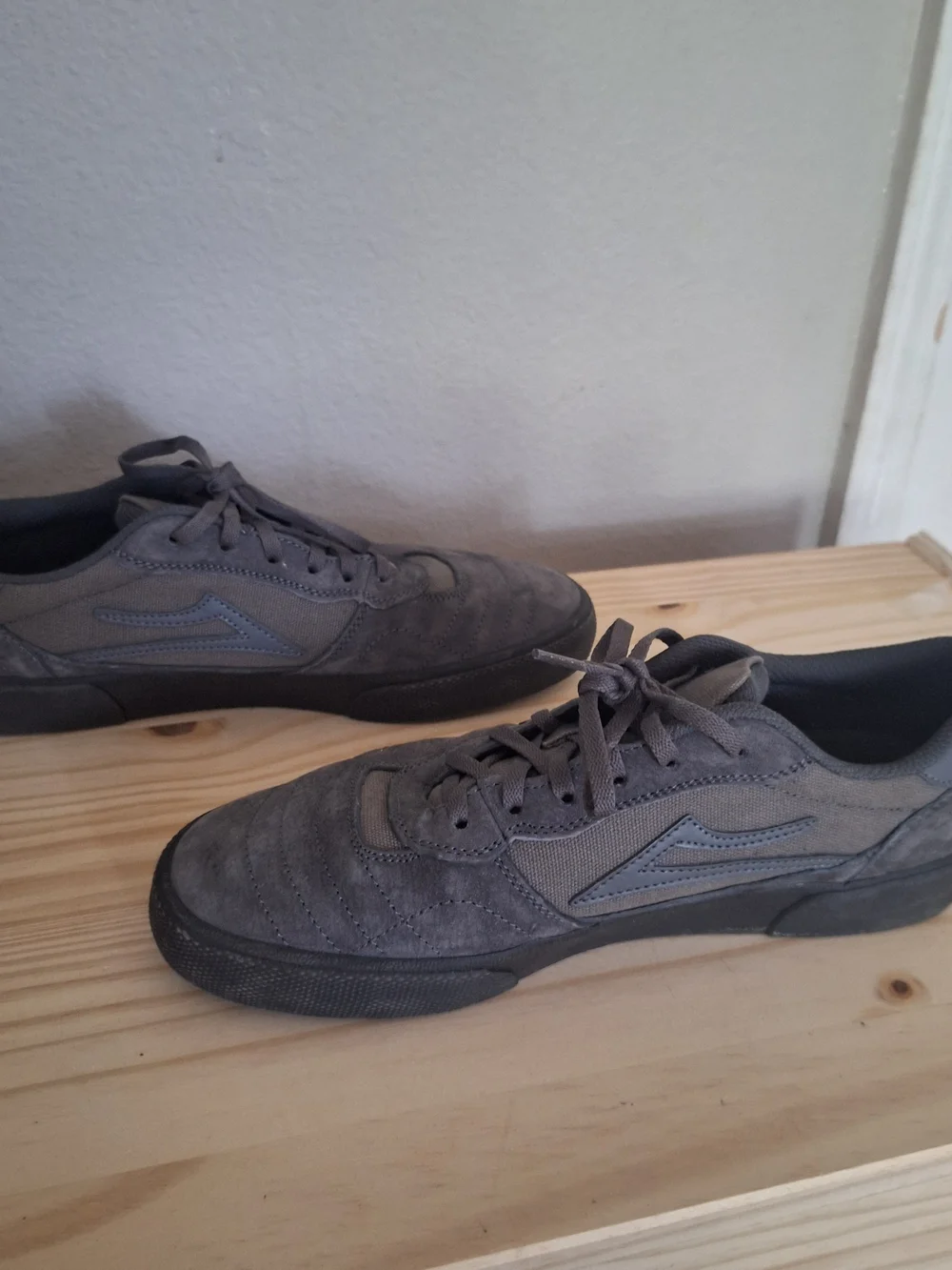 Lakai Limited Cambridge Charcoal Shoes Size 9
